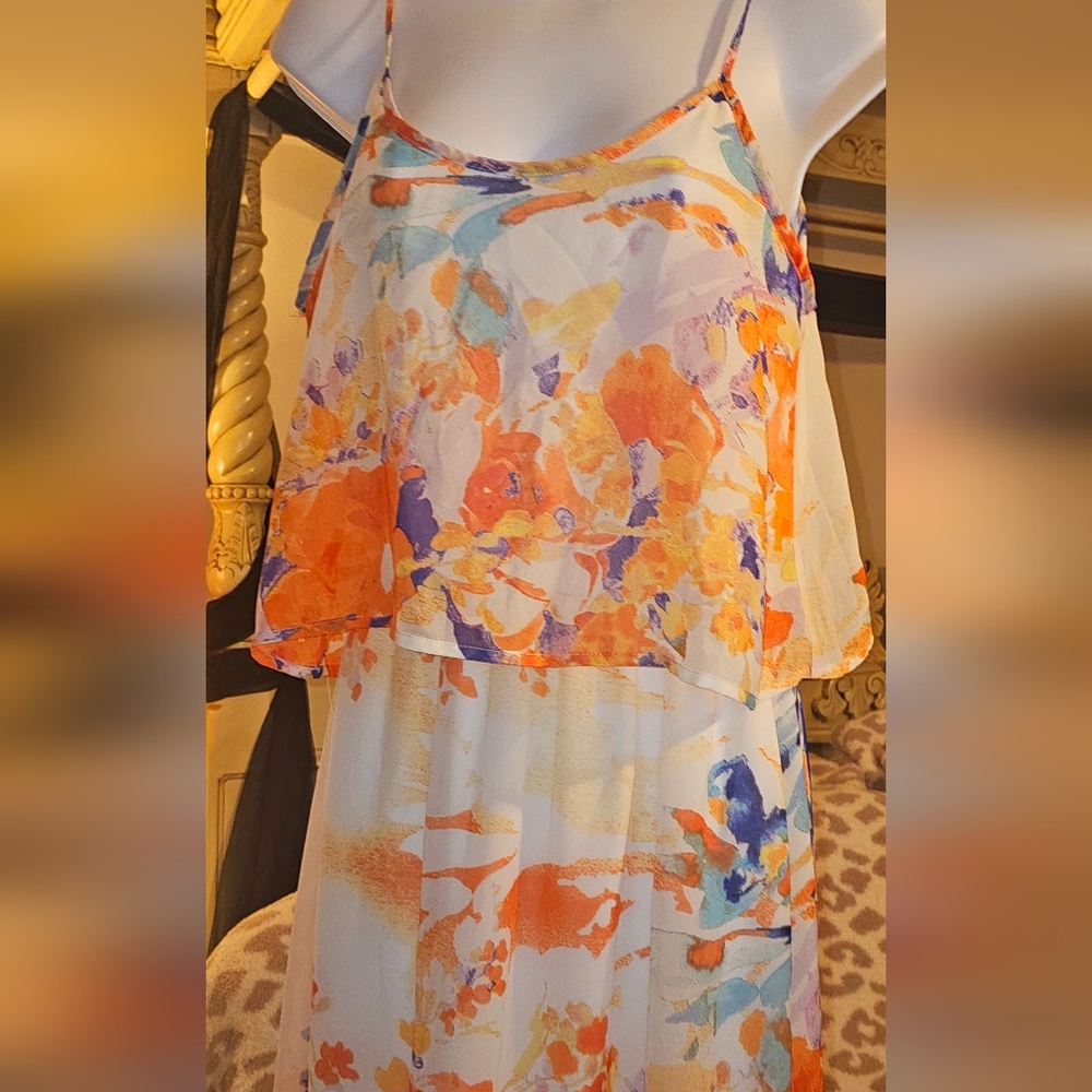 Spring dress - Picture 2 of 2